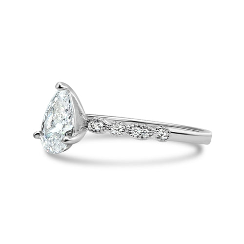 The Bella Ring - 2ct Moissanite