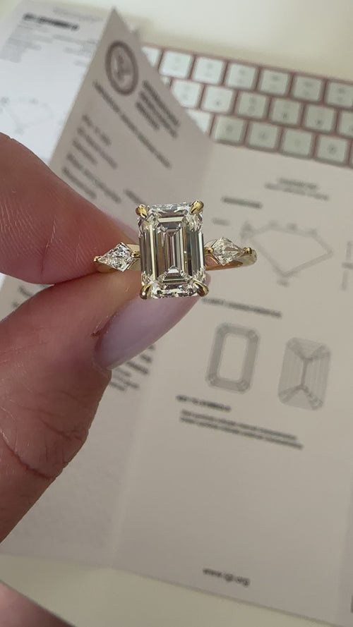 The Estrella Ring - 2.50ct Lab Diamond